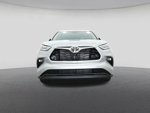 New 2025 Toyota Highlander Limited image 31