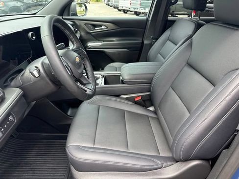 Used 2026 Chevrolet Traverse LT w/ Driver Confidence Package AWD/4WD image 21