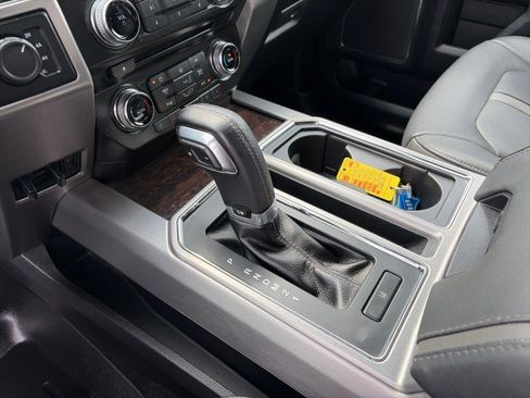 Used 2015 Ford F150 Platinum w/ Equipment Group 701A Luxury AWD/4WD image 18