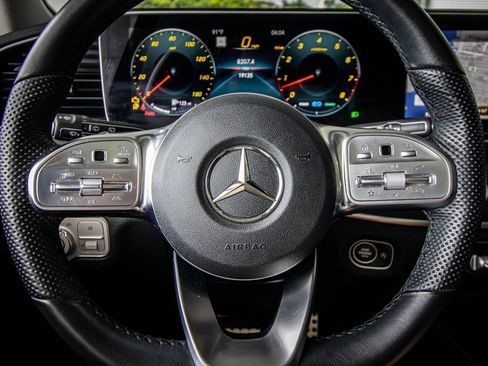 Used 2023 Mercedes-Benz GLS 580 4MATIC image 35