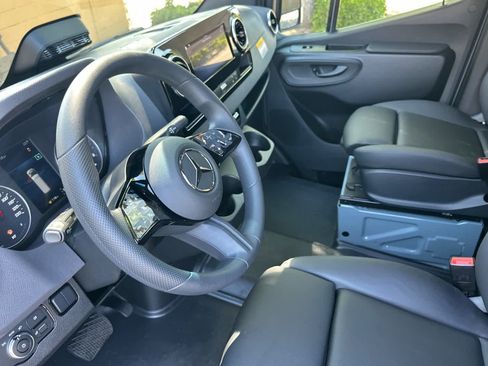 New 2026 Mercedes-Benz Sprinter 2500 image 9