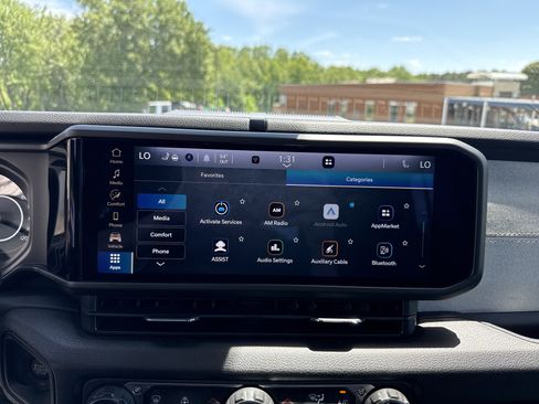 Used 2024 Jeep Wrangler Unlimited Sport AWD/4WD image 24