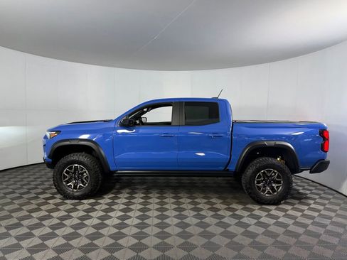 Used 2025 Chevrolet Colorado ZR2 w/ Technology Package AWD/4WD image 9