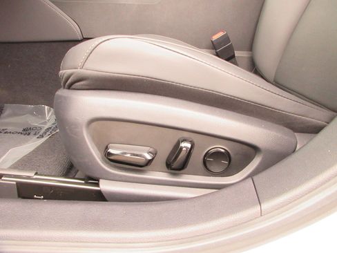 Used 2025 Lexus ES 350 w/ Premium Package image 32