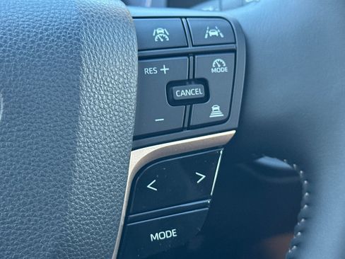 New 2025 Toyota Crown Signia image 28