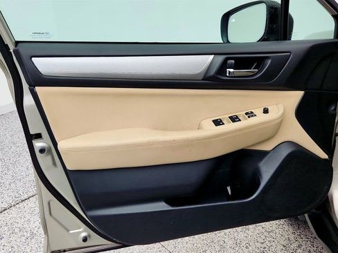 Used 2018 Subaru Outback 2.5i Premium AWD/4WD image 11