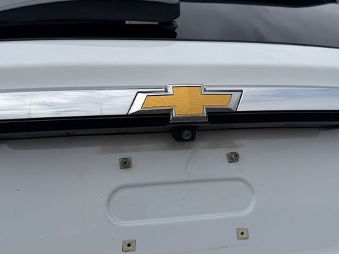 Used 2023 Chevrolet Traverse LT FWD image 10