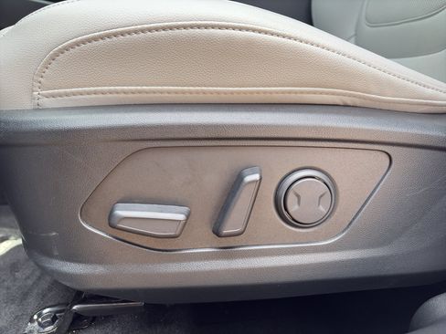 Certified 2026 Hyundai Santa Cruz SEL FWD image 13