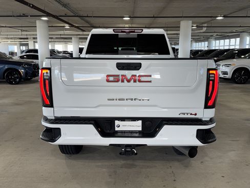 Used 2025 GMC Sierra 2500 AT4 w/ AT4 Premium Plus Package AWD/4WD image 7