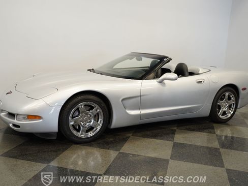 Used 1998 Chevrolet Corvette Convertible w/ Performance Handling Pkg RWD image 7