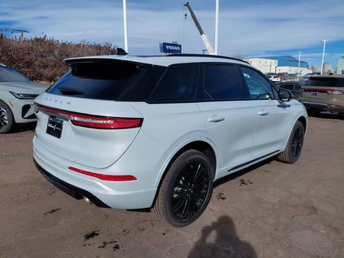 New 2026 Lincoln Corsair Reserve image 9