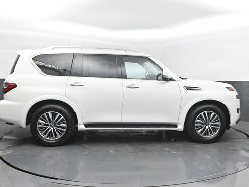 Used 2024 Nissan Armada SL w/ Captain's Chairs Package RWD image 8