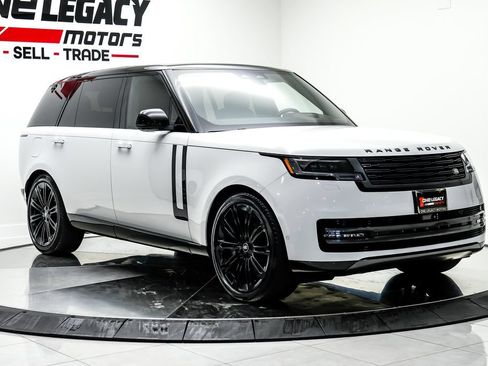 Used 2024 Land Rover Range Rover Long Wheelbase SE AWD/4WD image 3