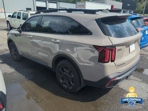 Used 2025 Kia Sorento SX AWD/4WD image 2