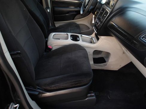 Used 2012 Dodge Grand Caravan SXT FWD image 23