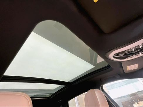 Used 2025 Porsche Macan image 24