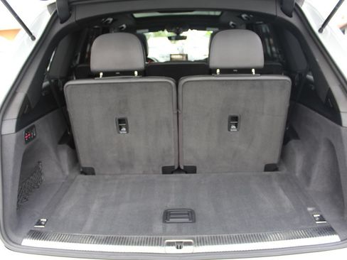 Used 2019 Audi Q7 3.0T Prestige w/ Prestige Package AWD/4WD image 38