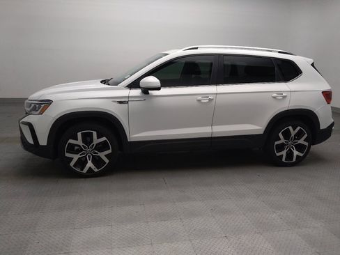 Used 2022 Volkswagen Taos SEL AWD/4WD image 2