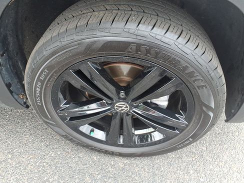Used 2023 Volkswagen Atlas SEL R-Line AWD/4WD image 7