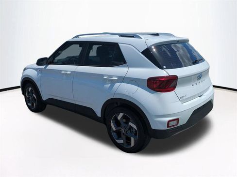 New 2026 Hyundai Venue SEL FWD image 7