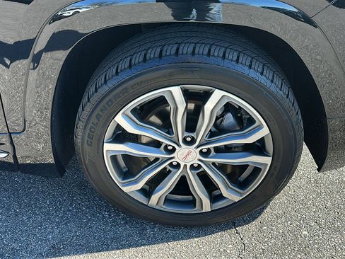 Used 2019 GMC Terrain Denali w/ Advanced Safety Package image 9