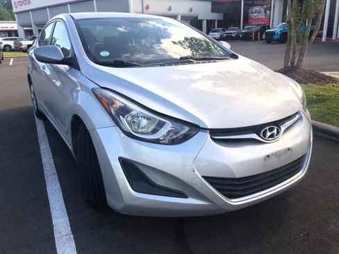 Used 2016 Hyundai Elantra SE FWD image 4