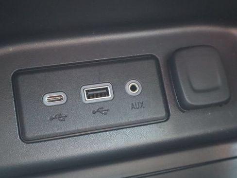 Used 2023 Chevrolet Equinox LS FWD image 31