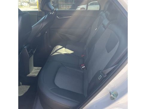 Used 2023 Kia Niro EX w/ EX Cold Weather Package image 6