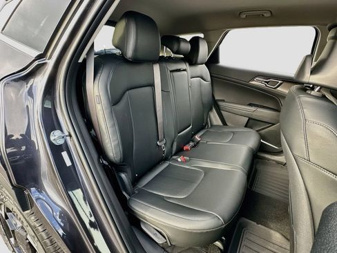 Certified 2026 Kia Sportage EX FWD image 25