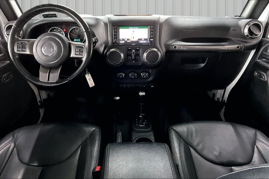 Used 2018 Jeep Wrangler Unlimited Sahara AWD/4WD image 8
