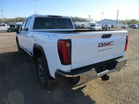New 2026 GMC Sierra 2500 SLT image 9