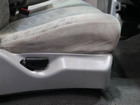 Used 2000 Ford F350 XLT image 71