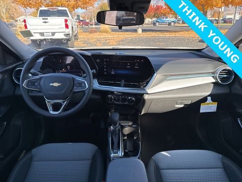 New 2026 Chevrolet Trax LT image 12