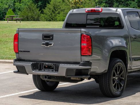 Used 2020 Chevrolet Colorado LT w/ Colorado RST Special Edition RWD image 12