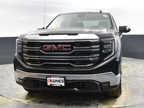 Used 2024 GMC Sierra 1500 SLT w/ X31 Off-Road Package AWD/4WD image 5