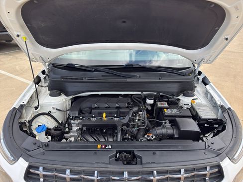 Used 2023 Hyundai Venue SEL FWD image 28