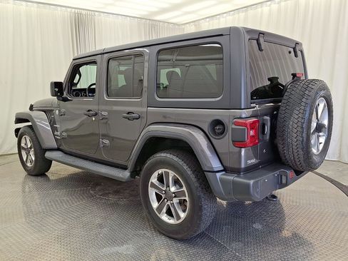 Used 2018 Jeep Wrangler Unlimited Sahara w/ Cold Weather Group AWD/4WD image 25