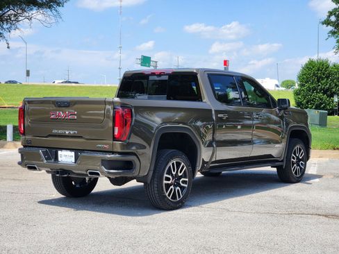 Used 2024 GMC Sierra 1500 AT4 w/ Technology Package AWD/4WD image 5