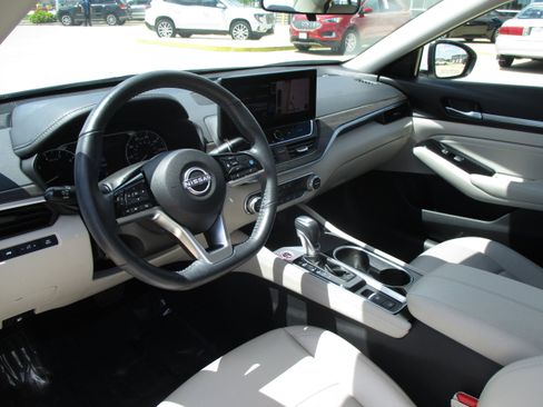 Used 2023 Nissan Altima 2.5 SL FWD image 13