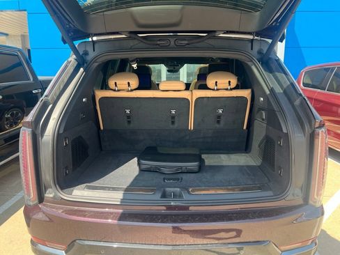 Certified 2025 Cadillac Escalade IQ Sport 2 AWD/4WD image 10