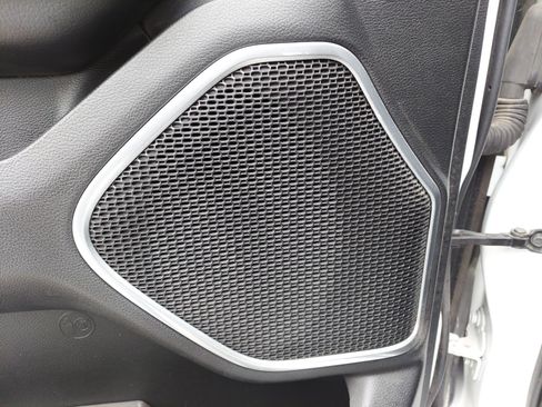 Used 2020 RAM 1500 Laramie image 26