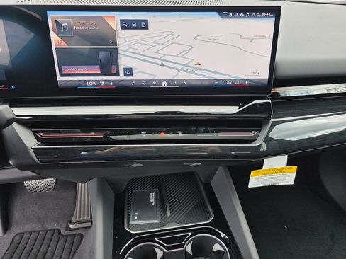 New 2026 BMW 530i w/ Convenience Package image 14