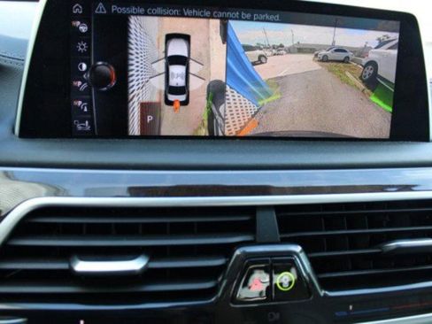 Used 2016 BMW 750i xDrive image 8