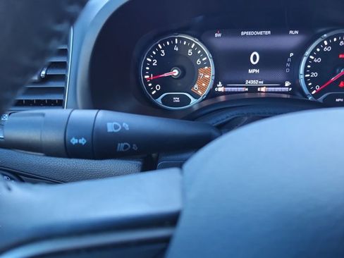 Used 2022 Jeep Renegade Latitude w/ Convenience Group image 31