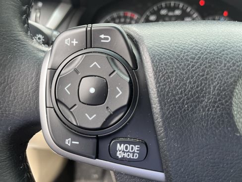 Used 2013 Toyota Camry XLE w/ Convenience Pkg FWD image 18