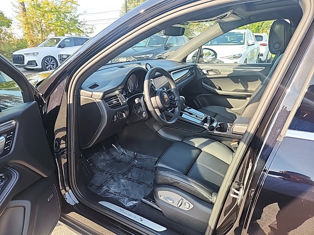 Used 2025 Porsche Macan S AWD/4WD image 9