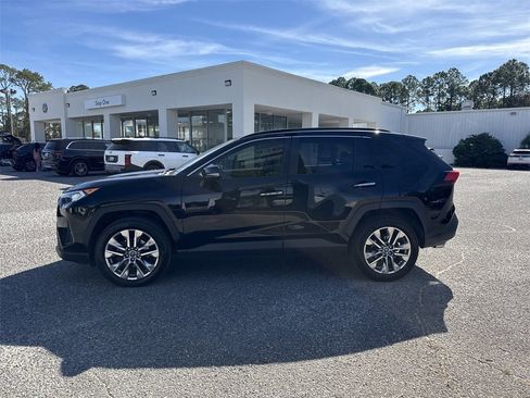 Used 2019 Toyota RAV4 Limited image 4