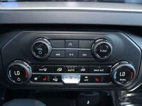Used 2025 Ford Bronco Outer Banks AWD/4WD image 18