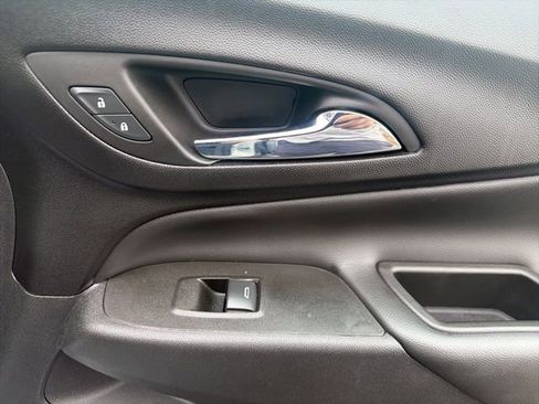 Used 2022 Chevrolet Equinox LT w/ Driver Convenience Package AWD/4WD image 34