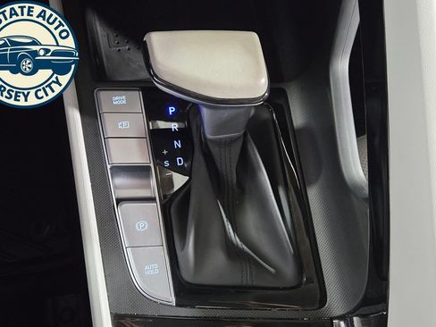 Used 2023 Hyundai Elantra Limited FWD image 19